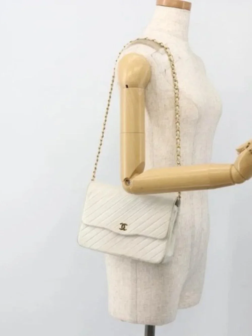 CHANEL Matelasse Chain Shoulder Bag Lamb Skin White Gold CC Auth BA11362A